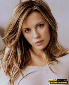 Kate Beckinsale hot MILF